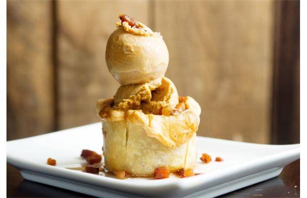 The Village House | restaurant | 759 Chemin Riverside, Wakefield, QC J0X 3G0, Canada | 8194591445 OR +1 819-459-1445