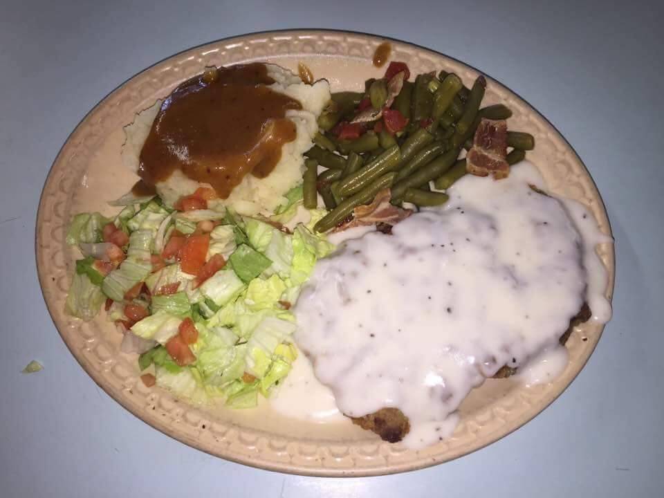 Canales Cafe | restaurant | 302 Main St, Tivoli, TX 77990, USA | 3612863255 OR +1 361-286-3255