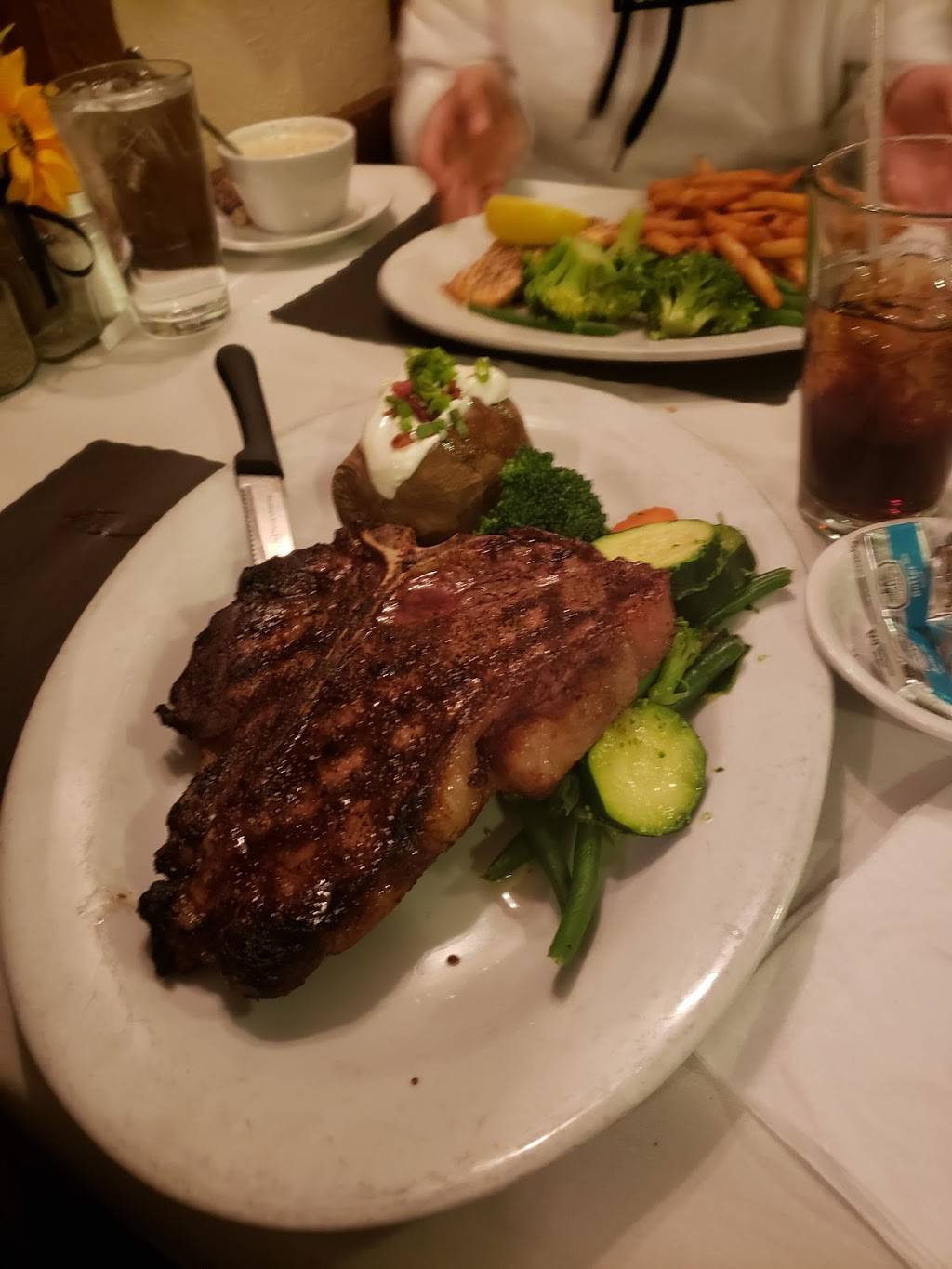 Ranch House Restaurant | restaurant | 111 S George Washington Blvd, Yuba City, CA 95993, USA | 5309232272 OR +1 530-923-2272