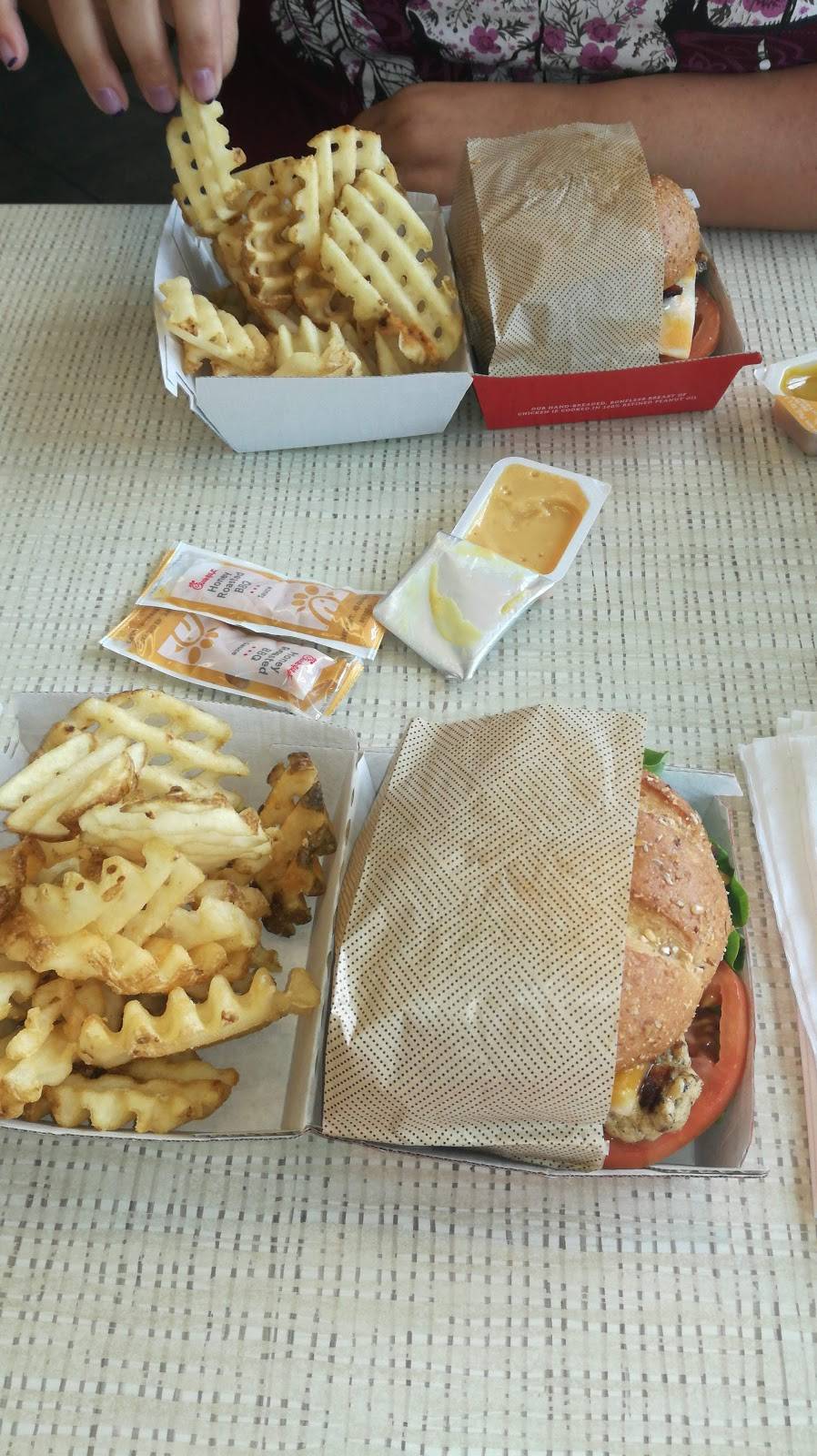 Chick-fil-A | restaurant | 6812, 43568 US-27, Davenport, FL 33837, USA | 8634206700 OR +1 863-420-6700