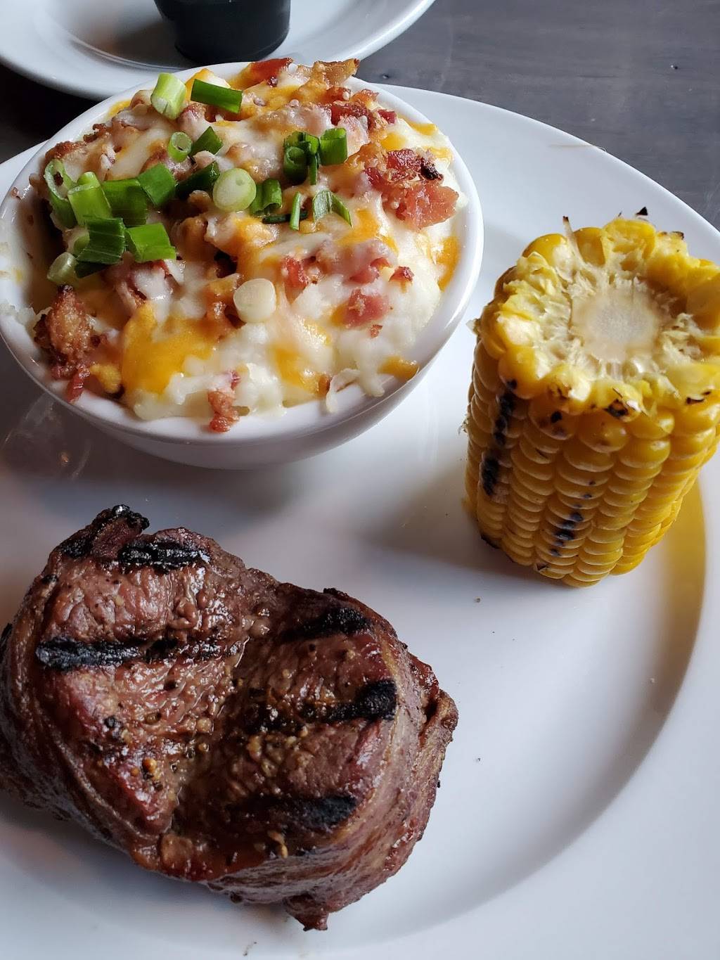 Chucks Roadhouse Bar & Grill | restaurant | 5892 Main St, Whitchurch-Stouffville, ON L4A 2S7, Canada | 9055911110 OR +1 905-591-1110