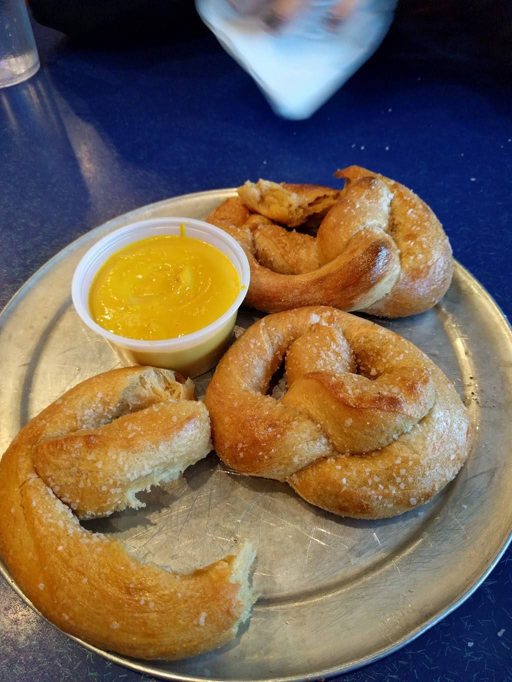 Mellow Mushroom | meal takeaway | 2109 Cumberland Ave, Knoxville, TN 37916, USA | 8656874766 OR +1 865-687-4766