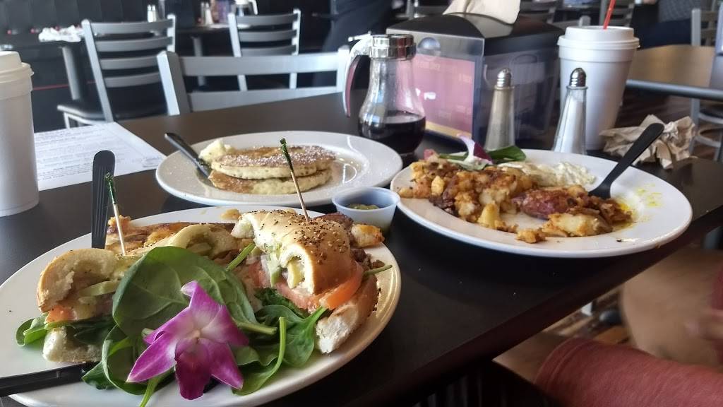 Bagel King | bakery | 1455 Semoran Blvd #113, Casselberry, FL 32707, USA | 4076576266 OR +1 407-657-6266