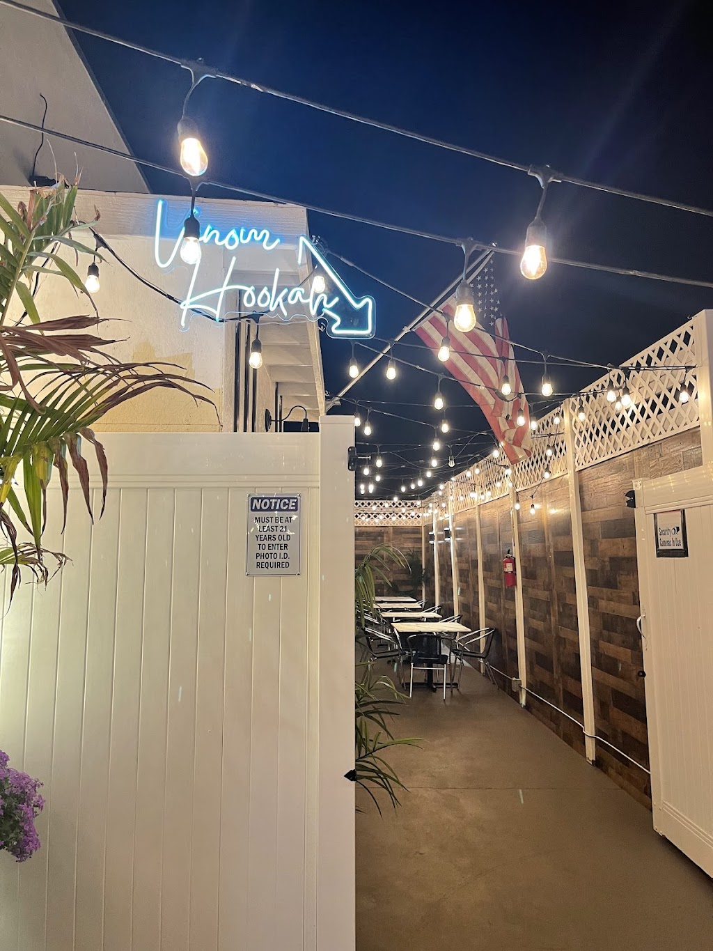 Venom Hookah Inc. | restaurant | 7560 Winnetka Ave, Winnetka, CA 91306, USA | 8188615951 OR +1 818-861-5951