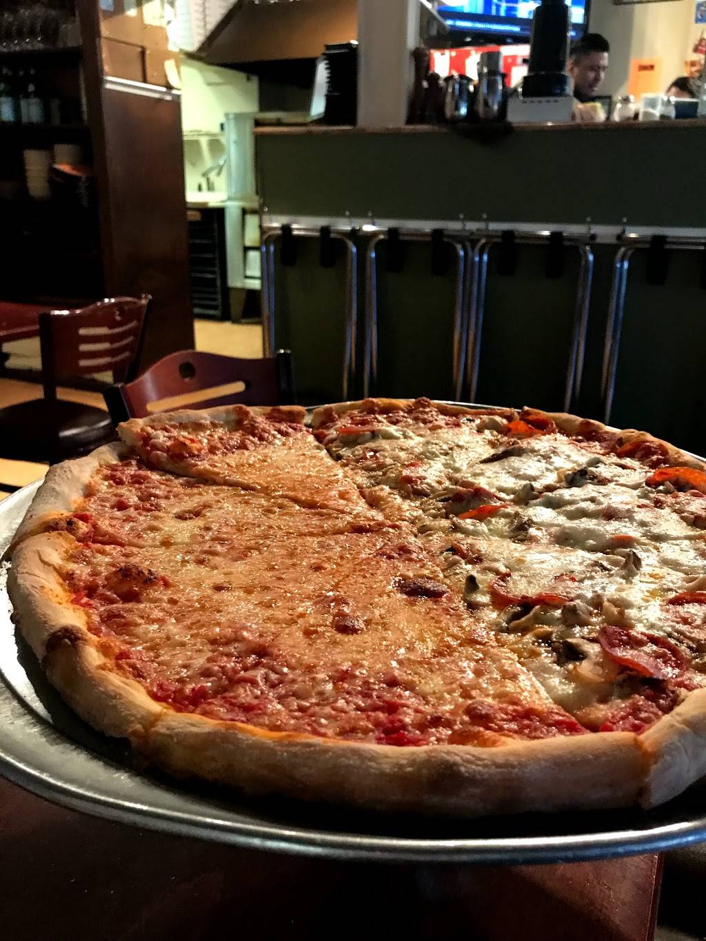 Alessandros Trattoria E Pizzeria | restaurant | 157 Terrace St, Haworth, NJ 07641, USA | 2013858544 OR +1 201-385-8544