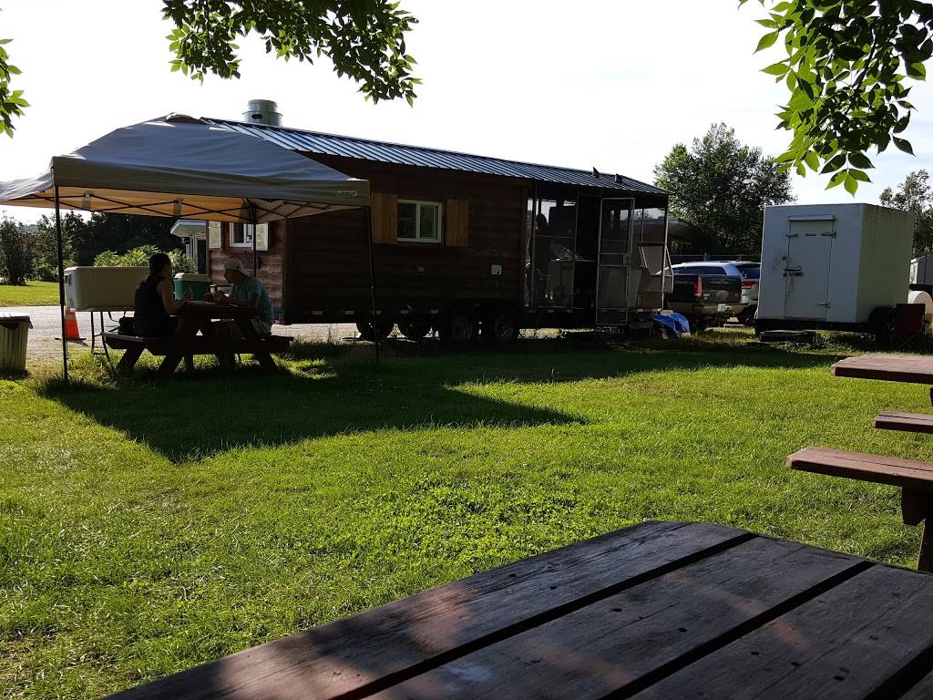 Phils Old Fashioned BBQ | restaurant | 589 Elm St, Milford, NH 03055, USA | 6038319238 OR +1 603-831-9238