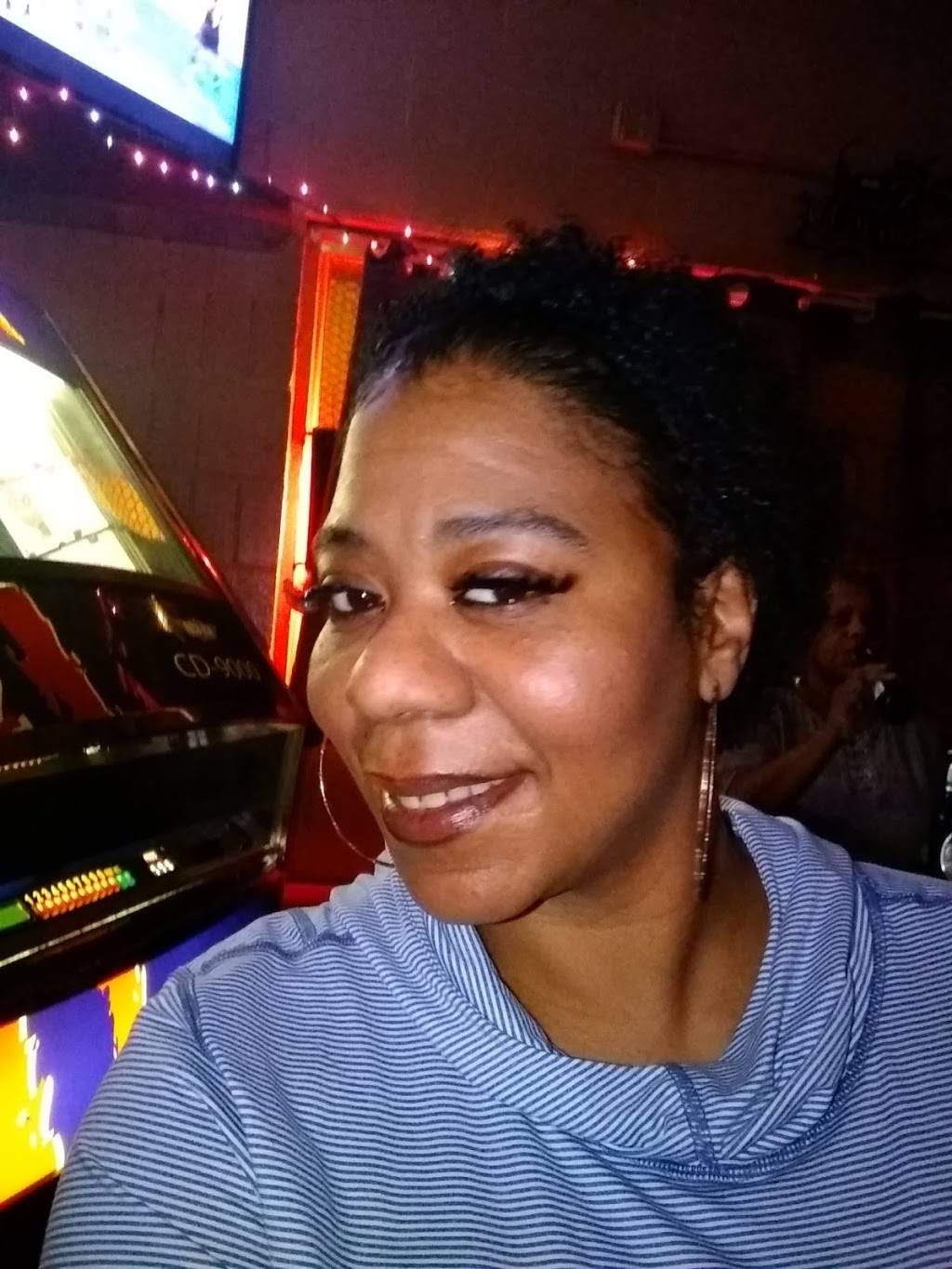 C & J Barbecue | restaurant | 2019 E Person Ave, Memphis, TN 38114, USA | 9017746696 OR +1 901-774-6696