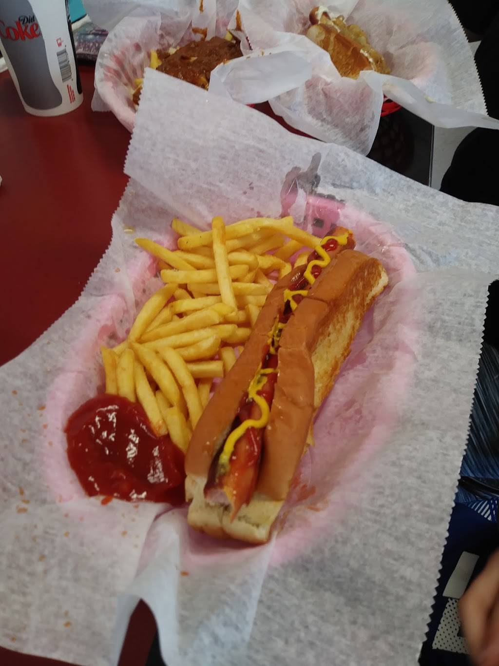 Cindys Drive In | restaurant | 455 E State St, Granby, MA 01033, USA | 4134679866 OR +1 413-467-9866