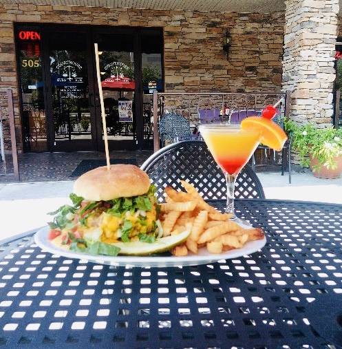 Courthouse Subs & Pub | restaurant | 505 W Main St, Tavares, FL 32778, USA | 3522534663 OR +1 352-253-4663