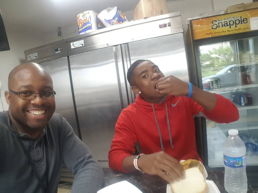 Hard Hat Cafe | restaurant | 90 Bay St, Staten Island, NY 10301, USA | 7182734428 OR +1 718-273-4428