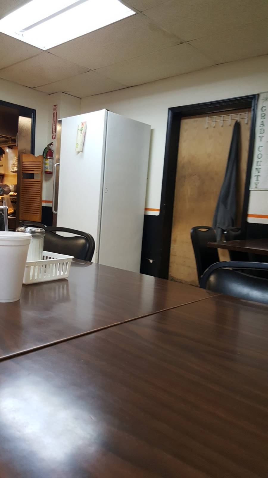 Longhorn Express | restaurant | 705 S Main St, Alex, OK 73002, USA | 4057859192 OR +1 405-785-9192