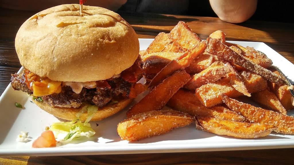 Fronks - Burgers - Barbecue - Whisky Bar | restaurant | 16922 Bellflower Blvd, Bellflower, CA 90706, USA | 5628042222 OR +1 562-804-2222