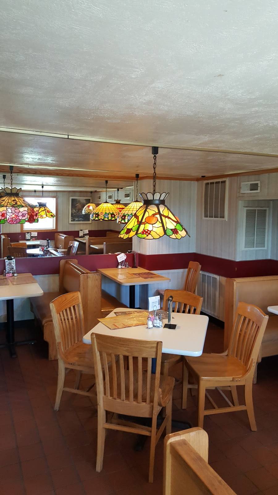 Pizza King | restaurant | 321 E Jackson St, Parker City, IN 47368, USA | 7654688766 OR +1 765-468-8766