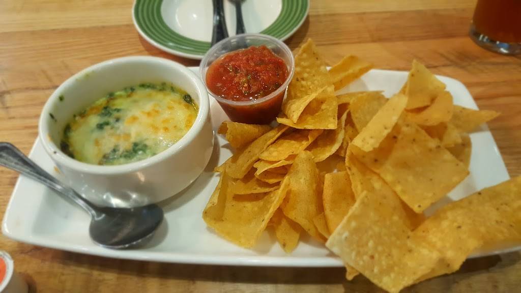 Applebees Grill + Bar | restaurant | 91-5431 Kapolei Pkwy #113, Kapolei, HI 96707, USA | 8086702562 OR +1 808-670-2562