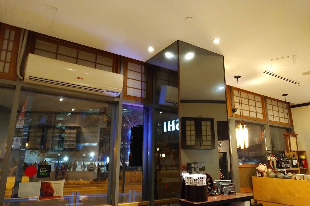 Mi-Ne Sushi | restaurant | 325 Bremner Blvd, Toronto, ON M5V 3V3, Canada | 4166231975 OR +1 416-623-1975