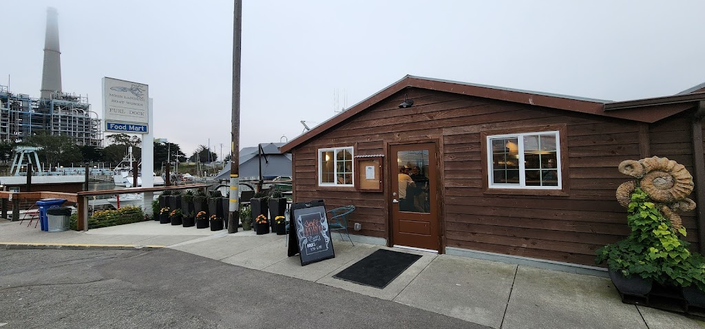 Woodward Marine Market | restaurant | 10932 Clam Way, Moss Landing, CA 95039, USA | 8316320857 OR +1 831-632-0857
