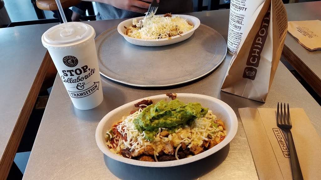 Chipotle Mexican Grill | restaurant | 2400 SE Walton Blvd, Bentonville, AR 72712, USA | 4792712393 OR +1 479-271-2393