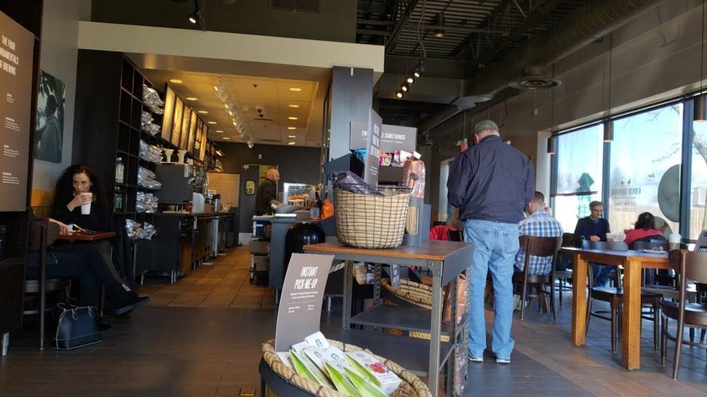 Starbucks | cafe | 243 North Skokie Blvd, Northbrook, IL 60062, USA | 8475091937 OR +1 847-509-1937
