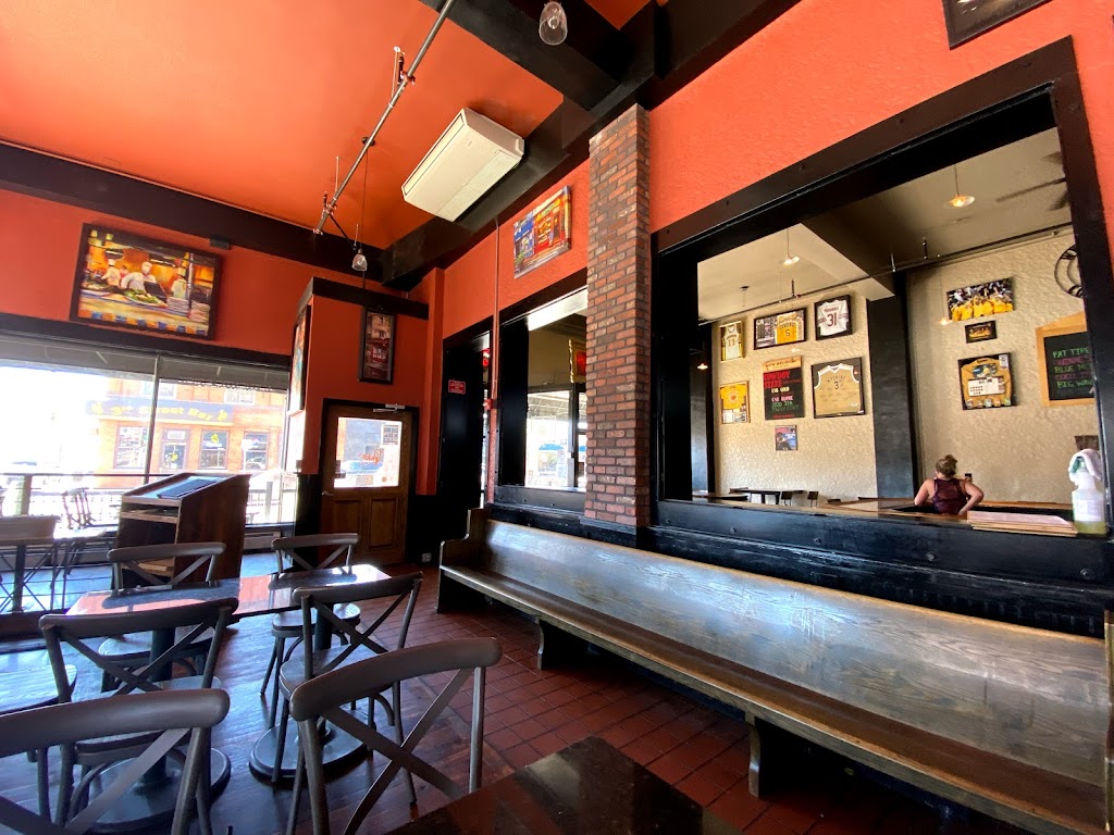 Roxies on Grand | restaurant | 221 Grand Ave, Laramie, WY 82070, USA | 3077454577 OR +1 307-745-4577