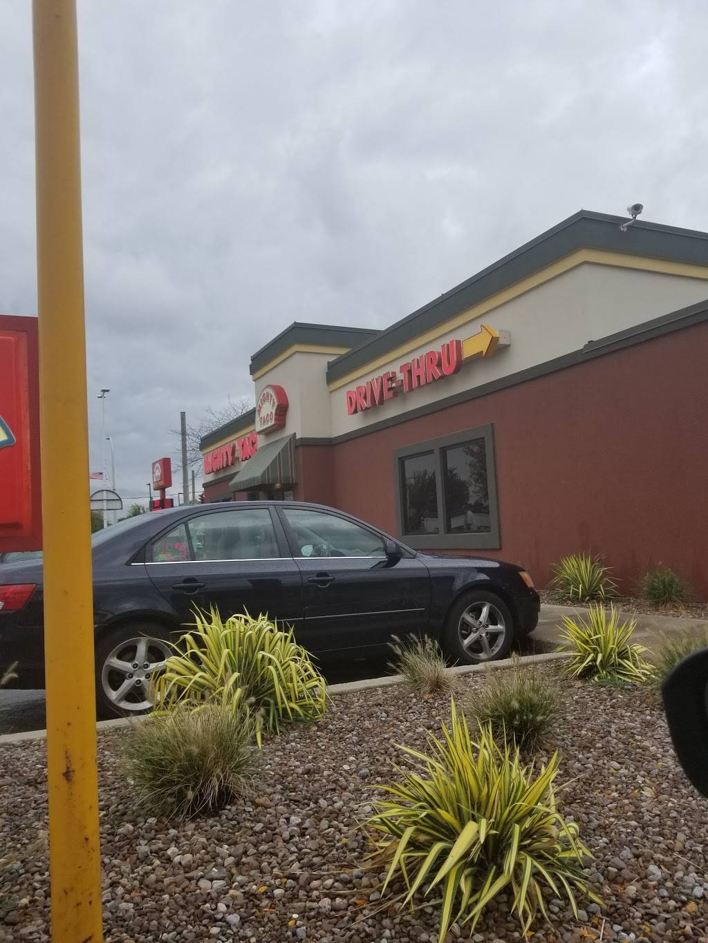 Mighty Taco | restaurant | 1762 Sheridan Dr, Buffalo, NY 14223, USA | 7163320324 OR +1 716-332-0324