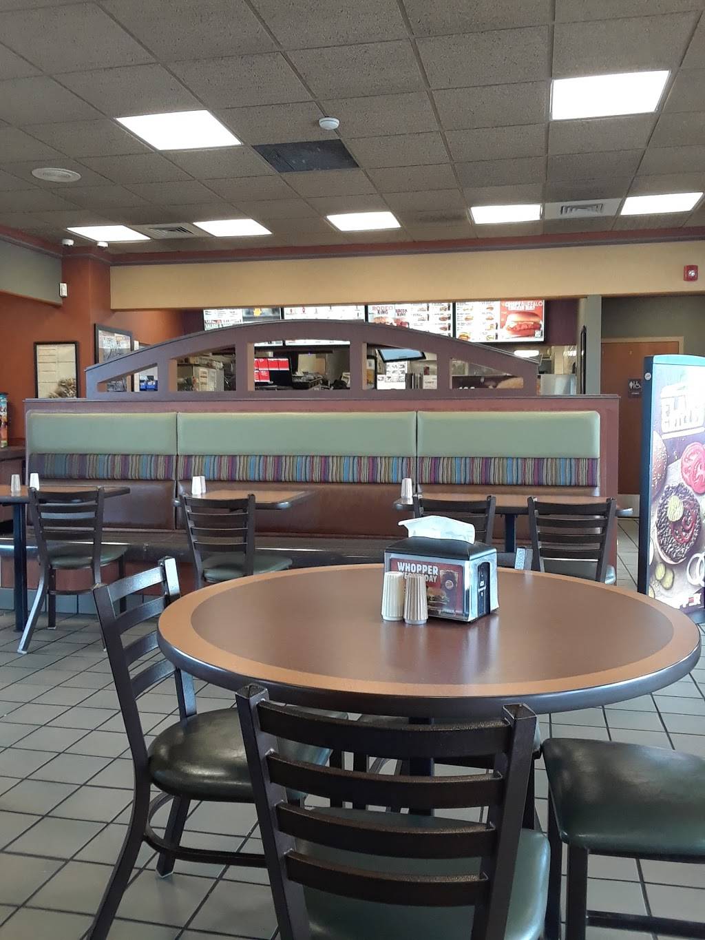 Burger King | restaurant | 1395 E Main St, Carbondale, IL 62901, USA | 6185496884 OR +1 618-549-6884