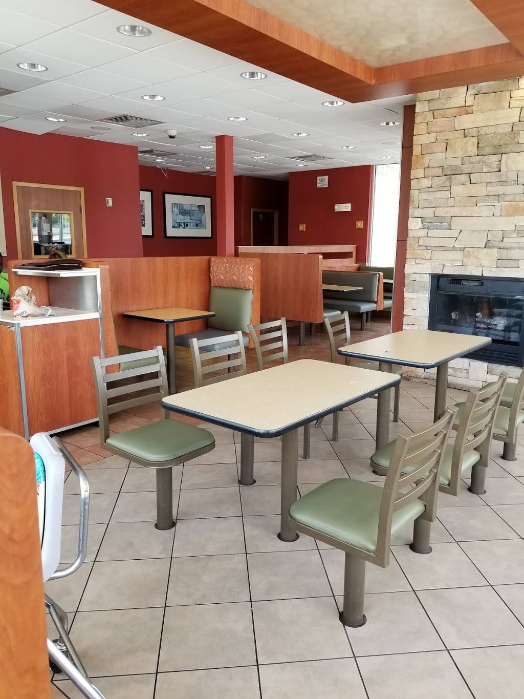 McDonalds | cafe | 18000 Mateny Rd, Germantown, MD 20874, USA | 3019161957 OR +1 301-916-1957