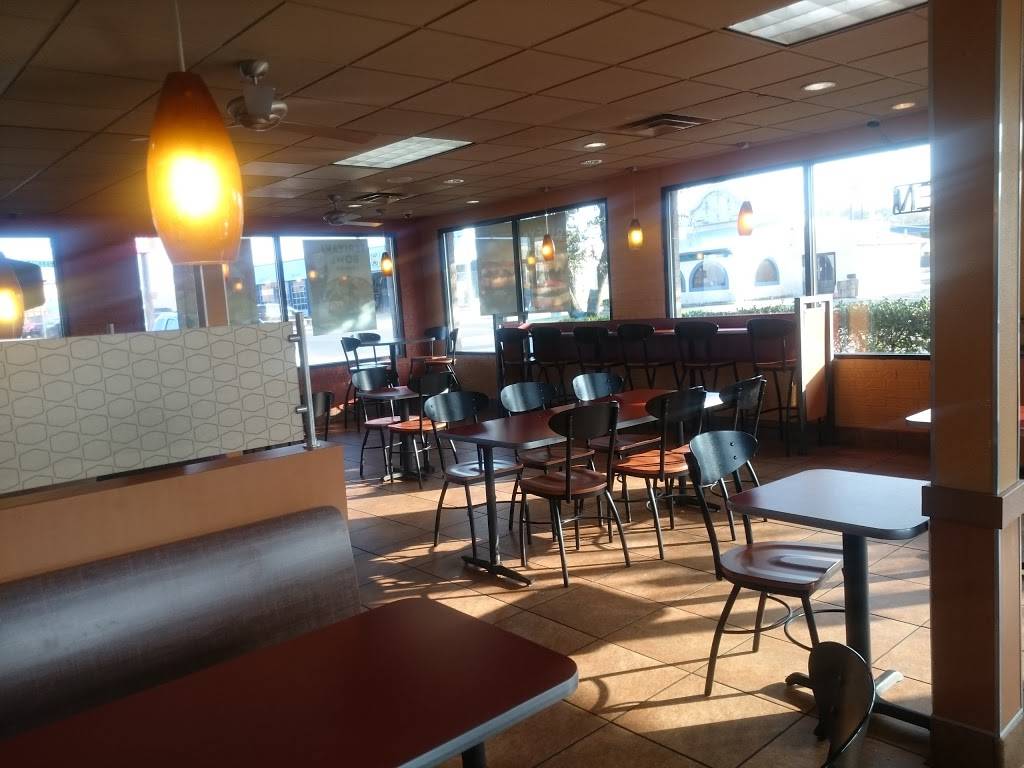 Jack in the Box | restaurant | 311 S Galloway Ave, Mesquite, TX 75149, USA | 9722855889 OR +1 972-285-5889