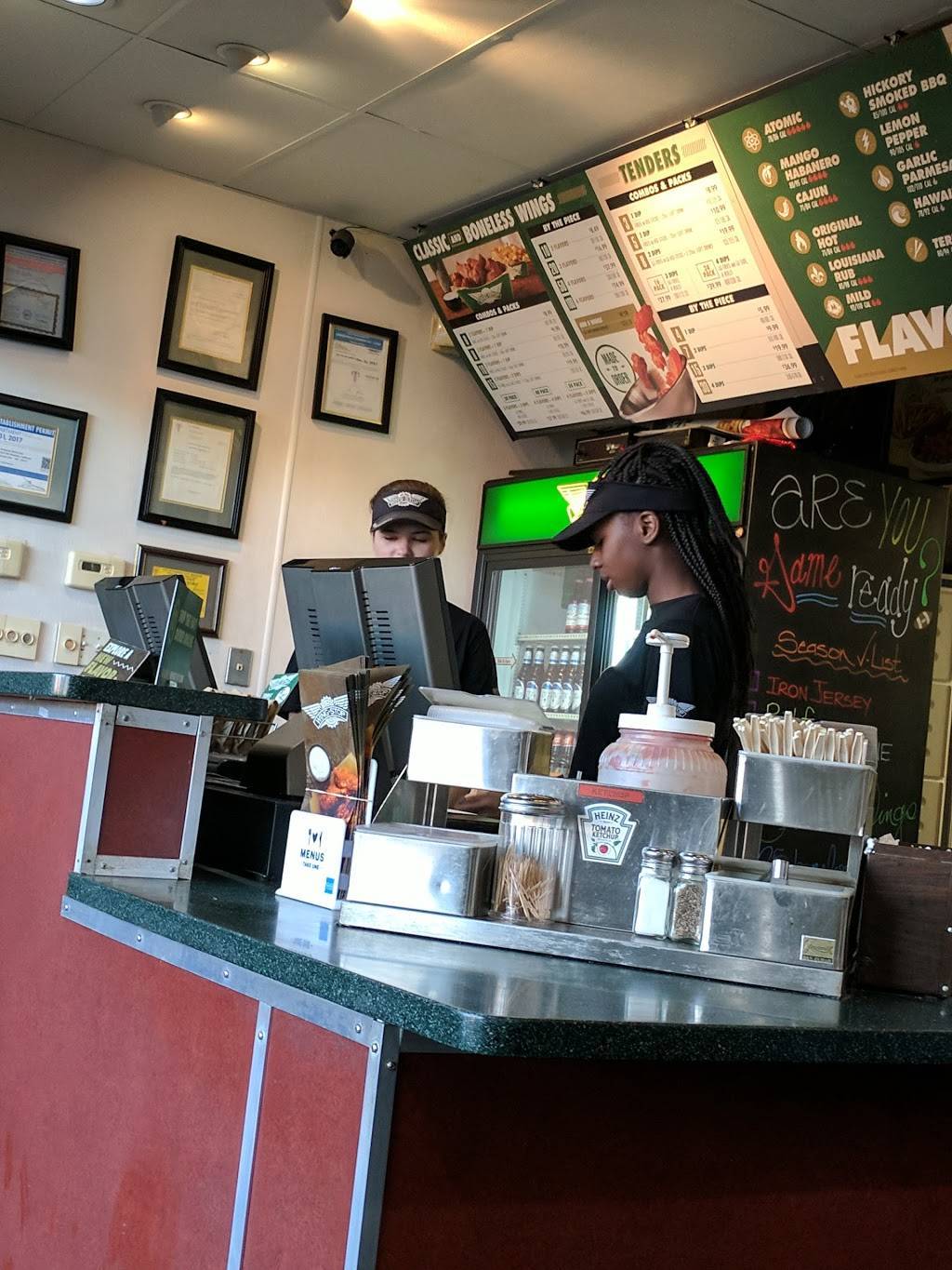 Wingstop | restaurant | 4313 Chouteau Trafficway, Kansas City, MO 64117, USA | 8164549464 OR +1 816-454-9464