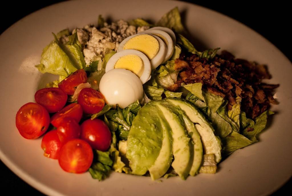 Bridget McNeills Bar & Kitchen | restaurant | 420 W Belmont Ave, Chicago, IL 60657, USA | 7732486654 OR +1 773-248-6654