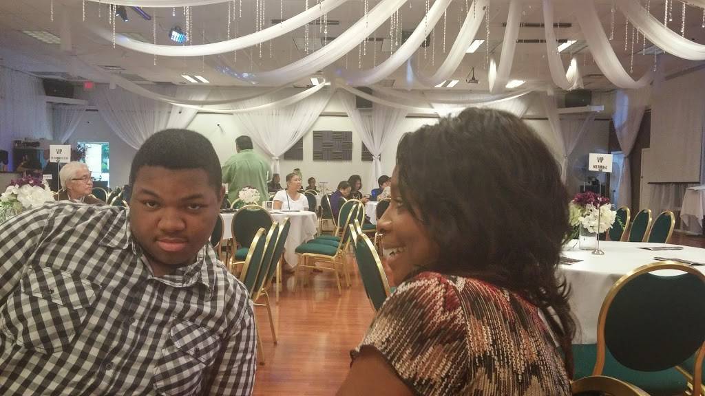 Swayz Restaurant | restaurant | 9750 Walnut St #114, Dallas, TX 75243, USA | 2145703133 OR +1 214-570-3133