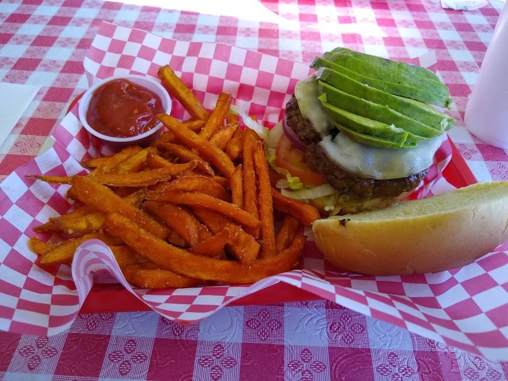 Lip Smackers | restaurant | 4200 N Pennsylvania Ave, Oklahoma City, OK 73112, USA | 4056049770 OR +1 405-604-9770