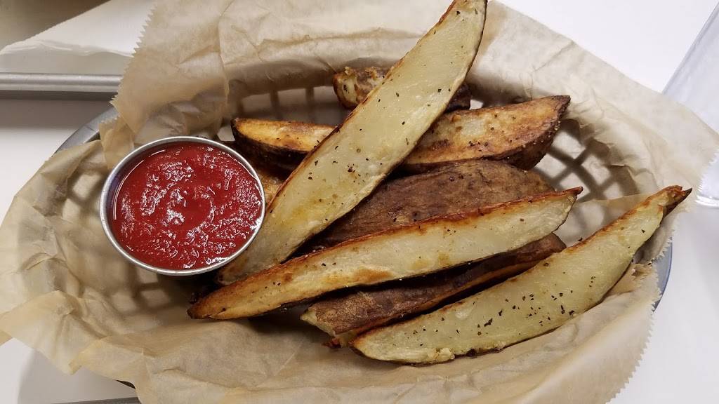 Saucy Chicken | meal takeaway | 1350 Concourse Ave #137, Memphis, TN 38104, USA | 9012033838 OR +1 901-203-3838