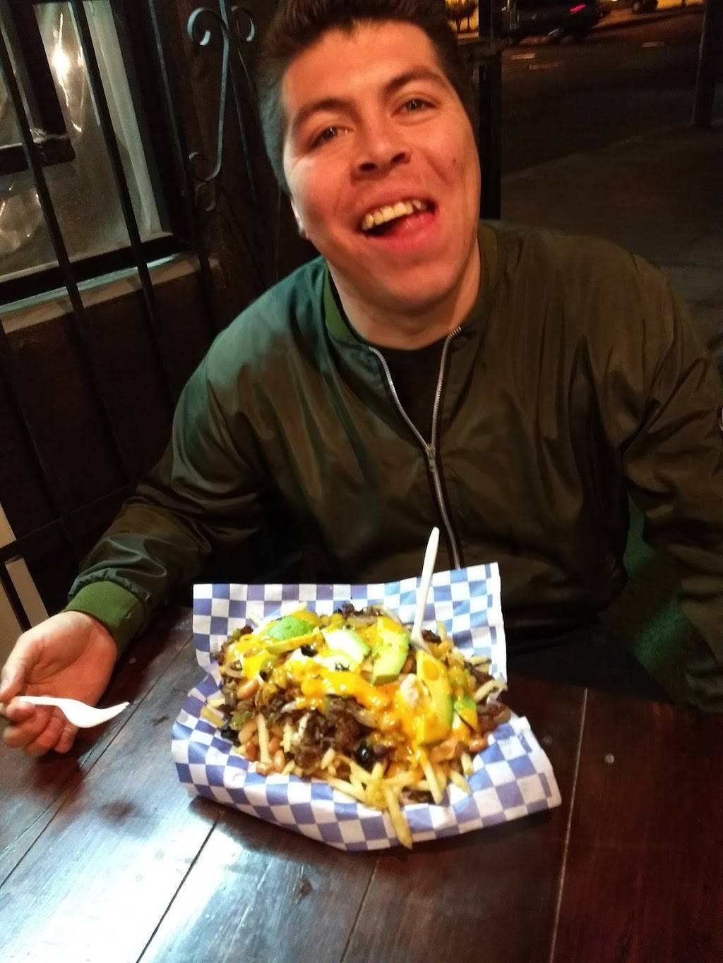 bigdogo | restaurant | México 3 1799-1575, Cuauhtemoc, 22890 Ensenada, B.C., Mexico | 016461846661 OR +52 646 184 6661