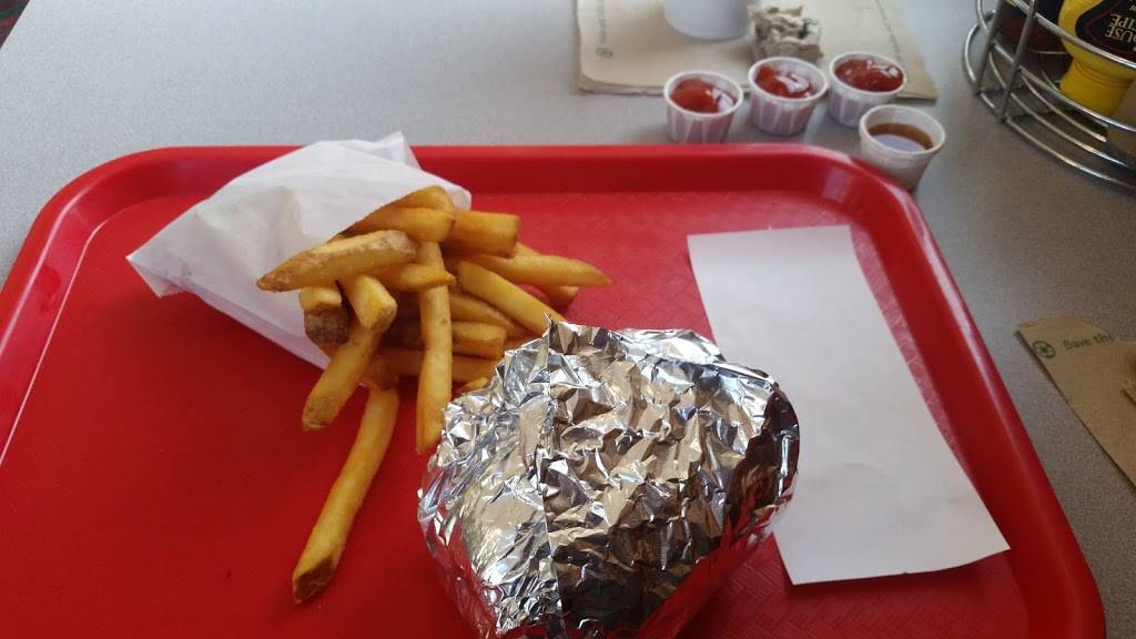 Johans Burger Express | meal takeaway | 3473 M-119, Harbor Springs, MI 49740, USA | 2312424800 OR +1 231-242-4800