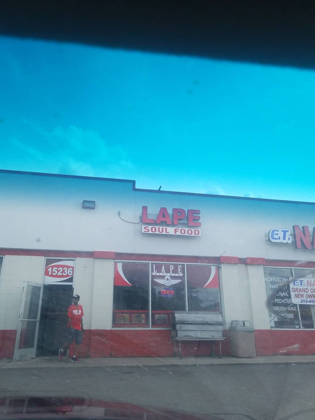 Lape Soul Food | restaurant | 15236 Seven Mile E, Detroit, MI 48205, USA | 3132458655 OR +1 313-245-8655