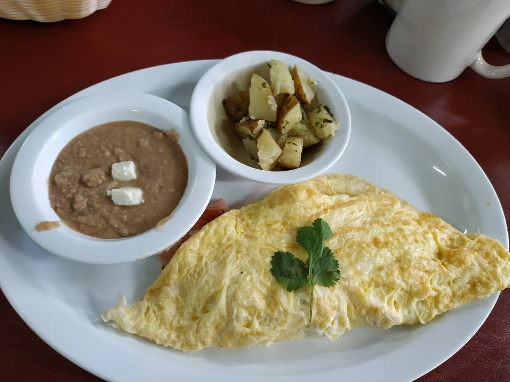 Menuderia Guadalajara | restaurant | Blvd. Granados 492, Jardin Dorado, 22200 Tijuana, B.C., Mexico | 016646887288 OR +52 664 688 7288