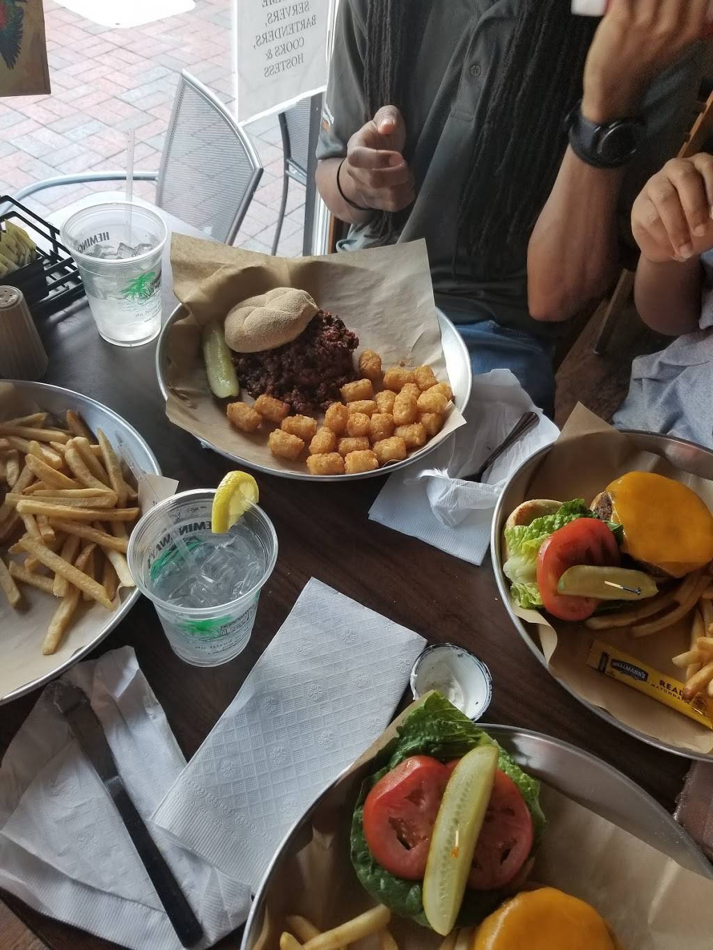 Hemingways Bar & Grill | restaurant | 29 W Park Square, Marietta, GA 30060, USA | 7704275445 OR +1 770-427-5445