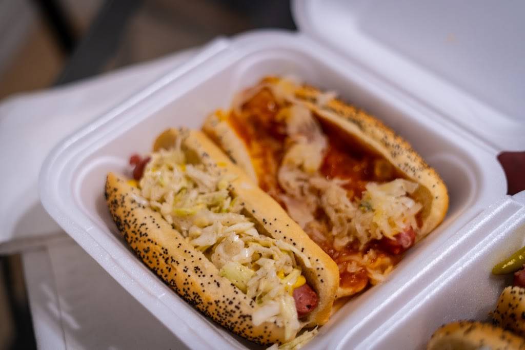 Willys Wieners | restaurant | 103A E Dakin Ave, Kissimmee, FL 34741, USA | 4072017916 OR +1 407-201-7916