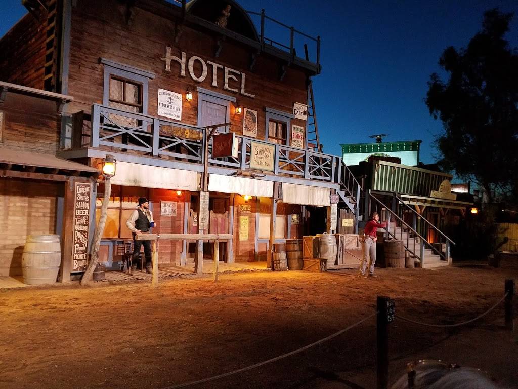 Pinnacle Peak | restaurant | 6541 E Tanque Verde Rd, Tucson, AZ 85715, USA | 5202960911 OR +1 520-296-0911