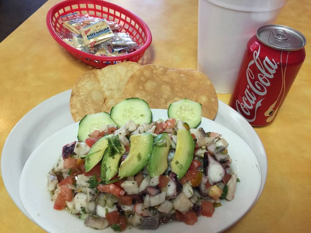 Camaron Pelado Seafood Grill | restaurant | 2918 W Commerce St, San Antonio, TX 78207, USA | 2104346700 OR +1 210-434-6700