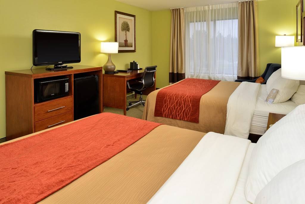 Comfort Inn & Suites Black River Falls I-94 | restaurant | W10170 WI-54 E, Black River Falls, WI 54615, USA | 7156703010 OR +1 715-670-3010