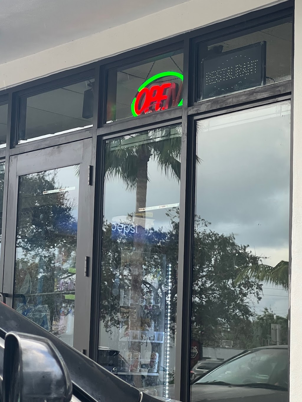 Chez Monette Caribbean Restaurant | restaurant | 1519 NE 4th Ave, Fort Lauderdale, FL 33304, USA | 9546634097 OR +1 954-663-4097