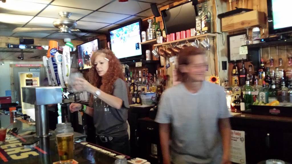 J C Catchers Tap | restaurant | 1723 N Center St, Crest Hill, IL 60403, USA | 8157273435 OR +1 815-727-3435