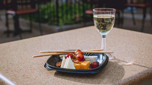 Mendocino Terrace | restaurant | 1313 Disneyland Dr, Anaheim, CA 92802, USA | 7147813463 OR +1 714-781-3463