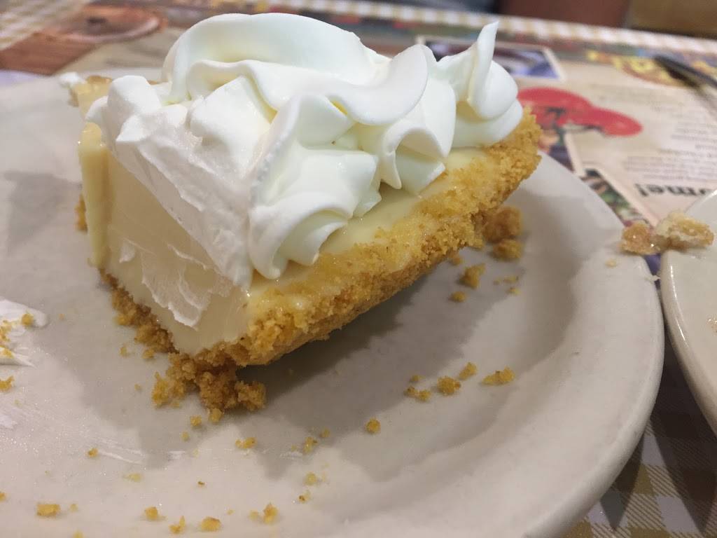 Yoders Restaurant & Amish Village | restaurant | 3434 Bahia Vista St, Sarasota, FL 34239, USA | 9419557771 OR +1 941-955-7771