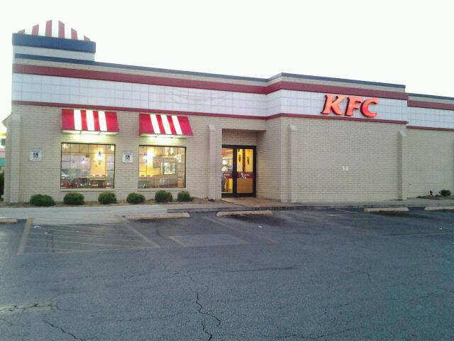 KFC | restaurant | 4711 W Commerce St, San Antonio, TX 78237, USA | 2102512501 OR +1 210-251-2501