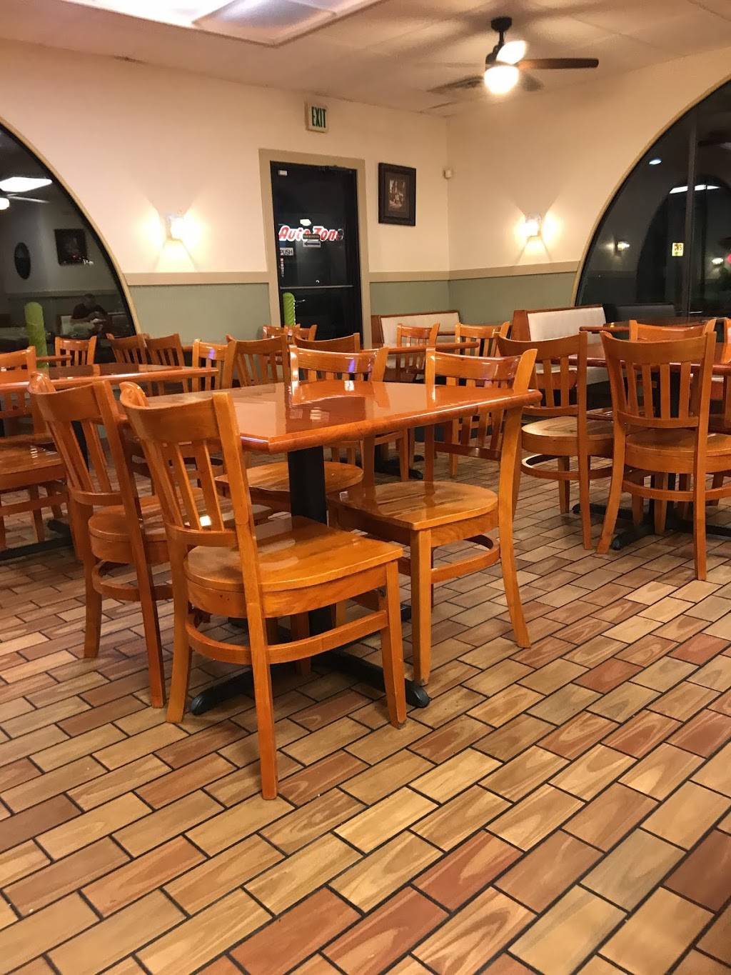 King Gyros | restaurant | 1827 N Michigan St, Plymouth, IN 46563, USA | 5749354044 OR +1 574-935-4044