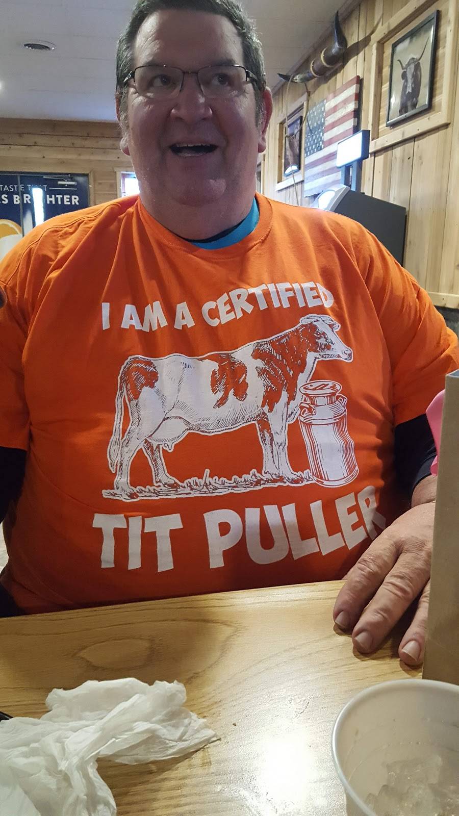 Longhorns Burger House | restaurant | 400 Central Ave, Lester Prairie, MN 55354, USA | 3203952500 OR +1 320-395-2500