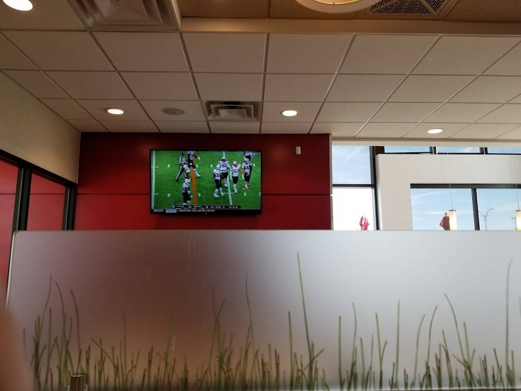 Wendys | restaurant | 1501 George Dieter Dr, El Paso, TX 79936, USA | 9152297660 OR +1 915-229-7660