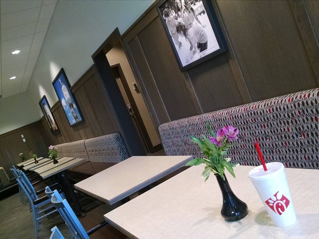 Chick-fil-A | restaurant | 1 N Moorland Rd, Brookfield, WI 53005, USA | 2627862443 OR +1 262-786-2443